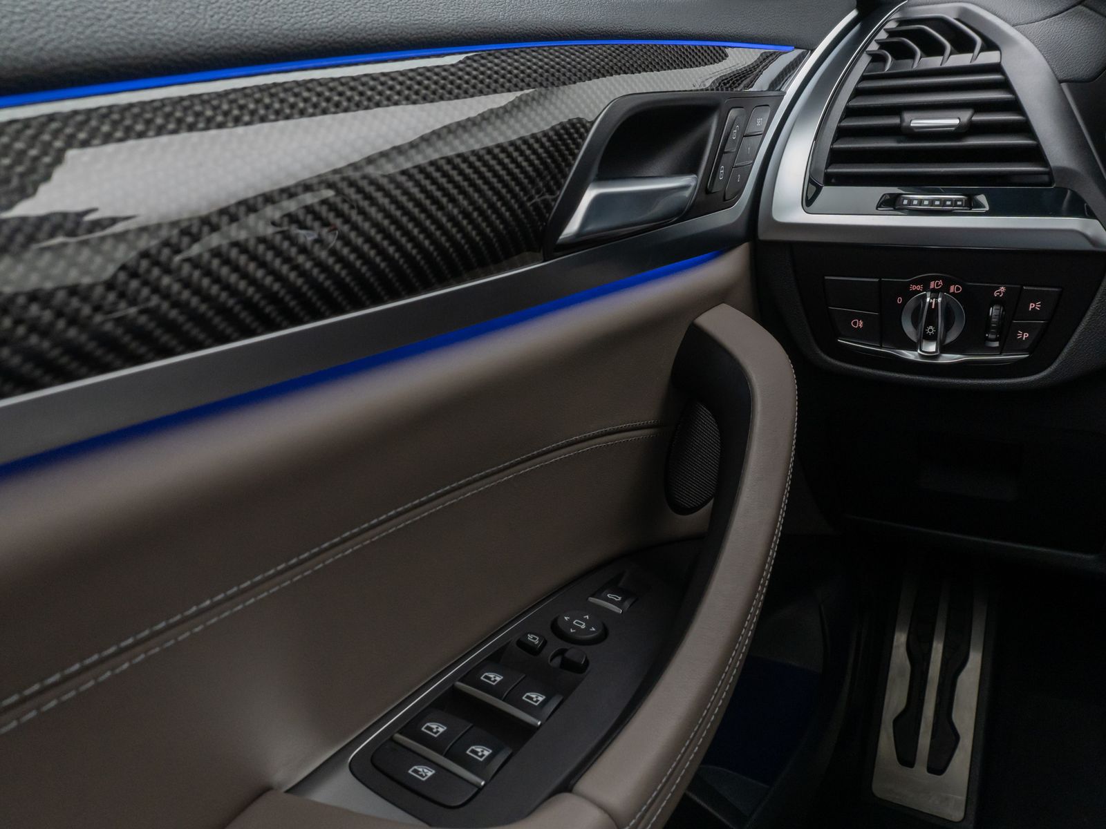 Fahrzeugabbildung BMW X3 M Competition Panorama HUD DAB H/K AHK 21Zoll