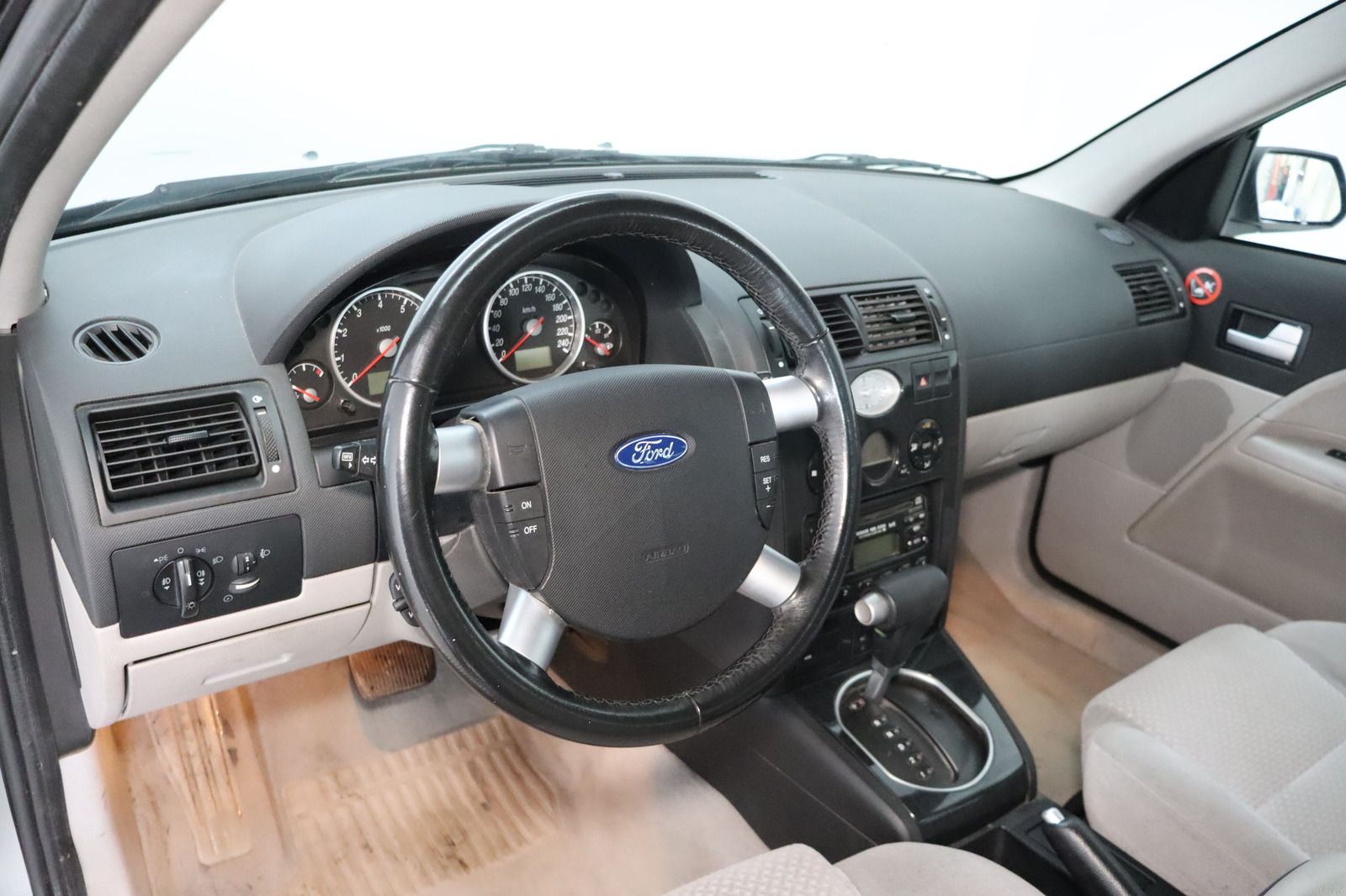 Fahrzeugabbildung Ford Mondeo Turnier 2.0  * Klimaautom. HU/AU 06.26 Gh