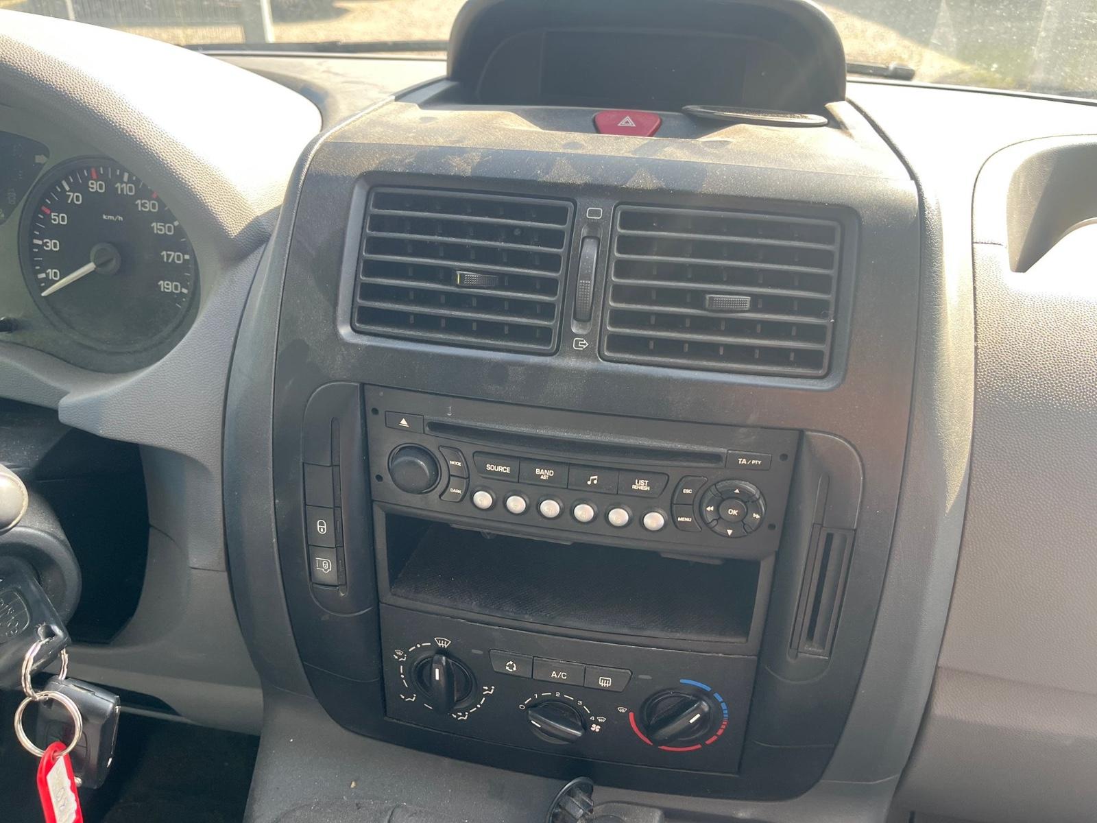 Peugeot Expert Kasten L1H1 Kasten Klima AHK Radio