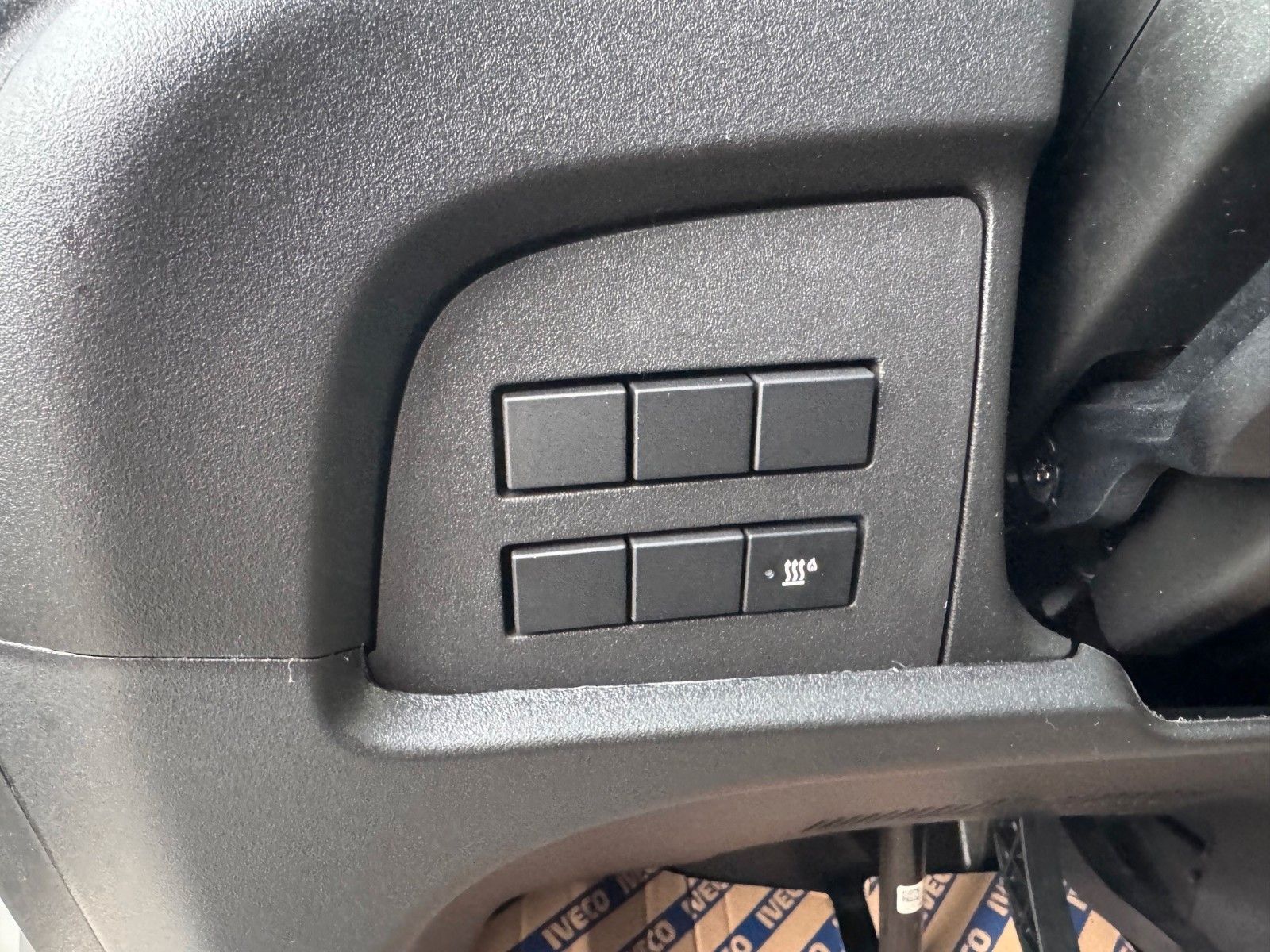 Fahrzeugabbildung Iveco Daily 35C21 HA8 *R4.100mm*AHK*LED*Automatik*