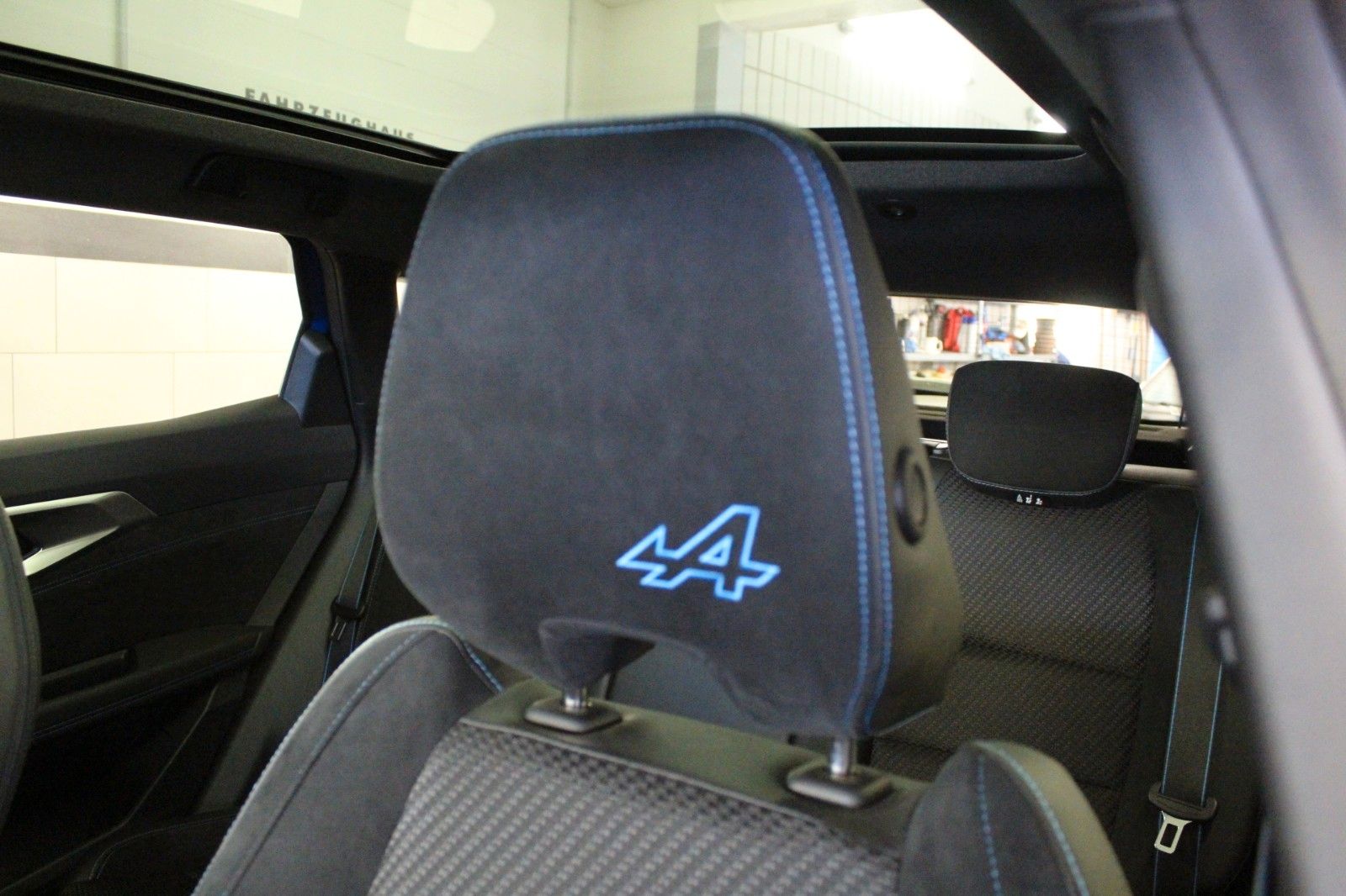 Fahrzeugabbildung Renault Austral E-Tech Full Hybrid 200 Techno Esprit Alp