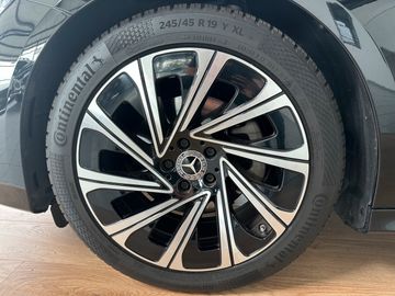 Mercedes E 220 - 4