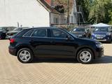 Audi Q3 sport Automatik / Xenon / Navi / Anhängerkup. - Audi Q3: Schwarz