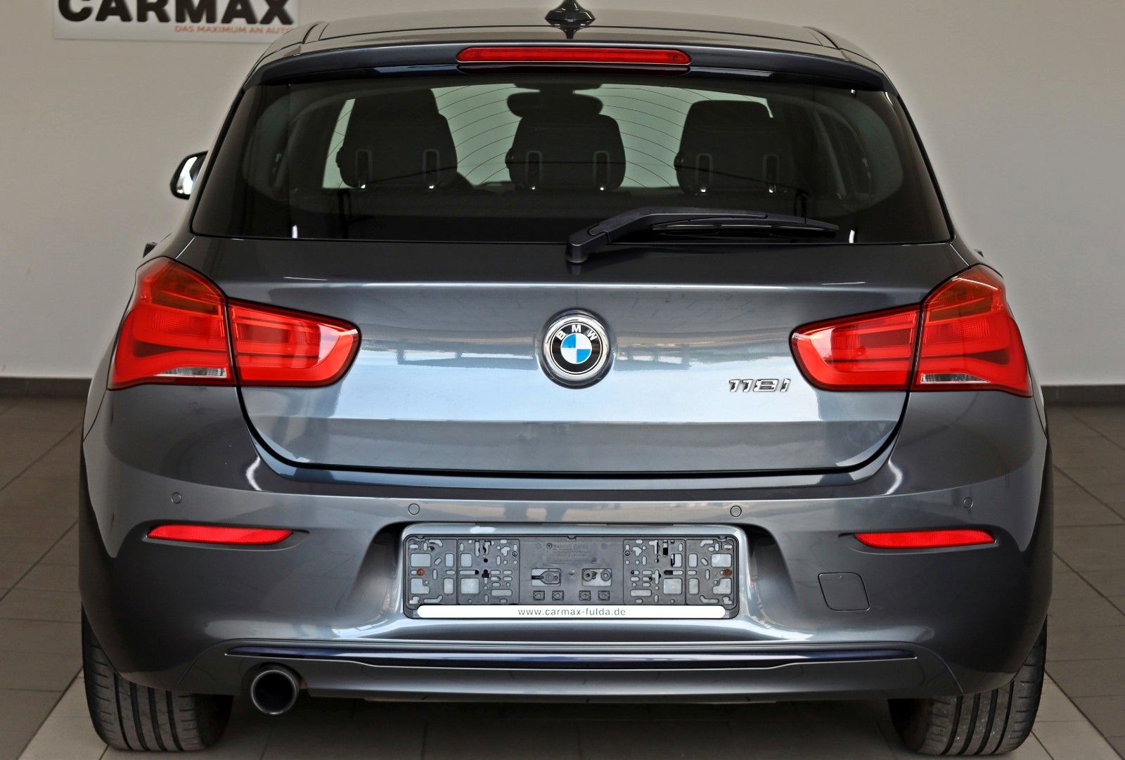 Fahrzeugabbildung BMW 118i Sport Line Lim. Navi,LED,SH,PDC,SR+WR