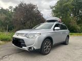 Mitsubishi Outlander 2.2 DI-D ClearTec 4WD AT Diamant E... - Mitsubishi Outlander mit Diesel-Antrieb: Allradantrieb, Geländewagen, Automatik, 2.2