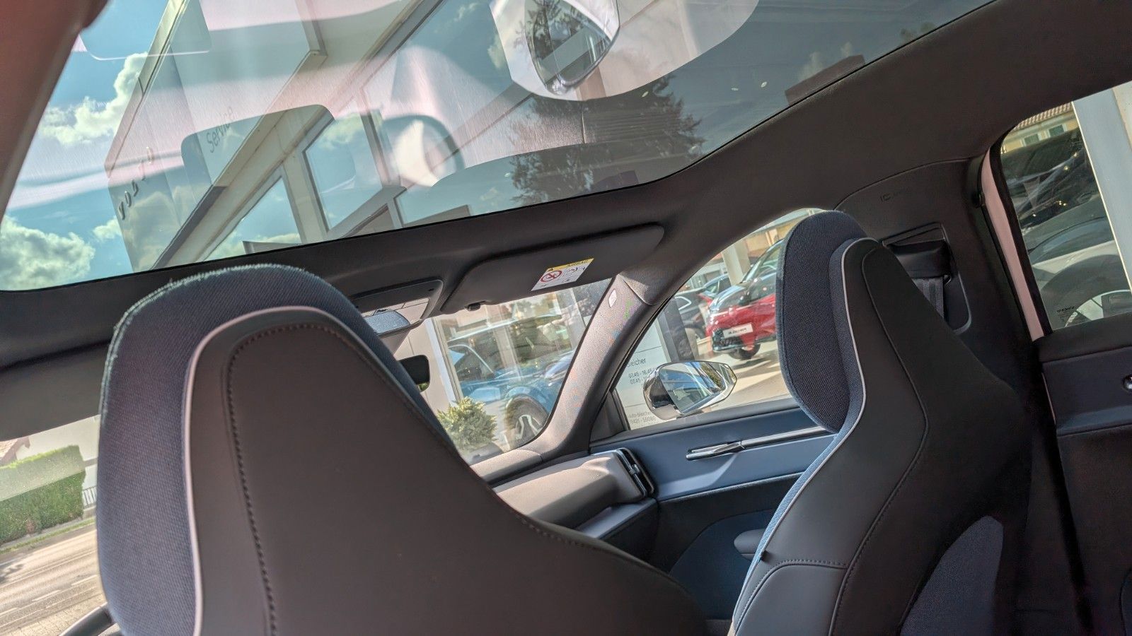 Fahrzeugabbildung Volvo EX30 Ultra Panoramadach | 360° | ACC