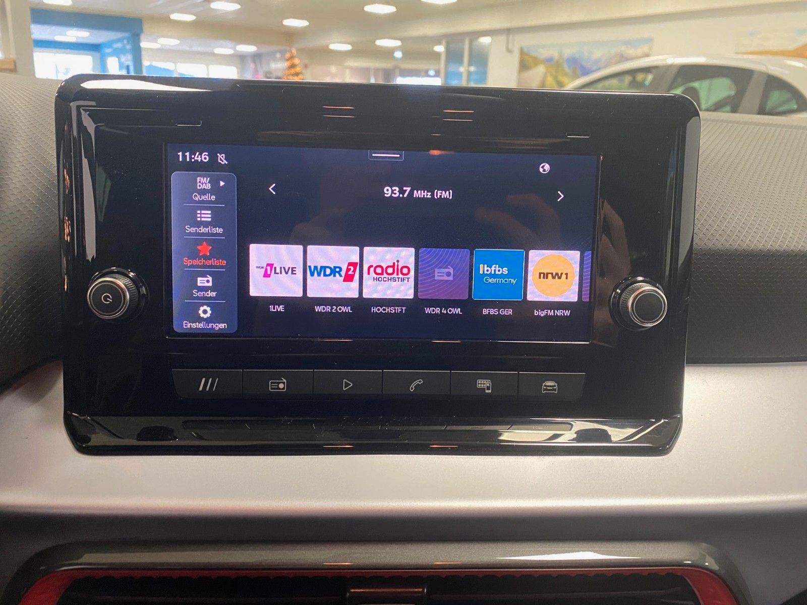 Fahrzeugabbildung SEAT Arona TSI FR DSG+AHK+5 Ja. GARANTIE+SPURWECHSEL+