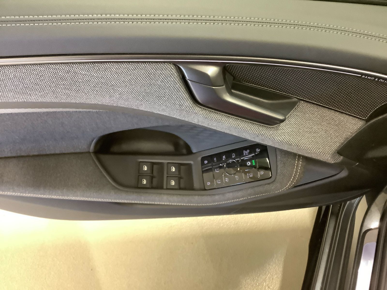 A6 Avant TDI quattro edition one, Headup+Luftfed
