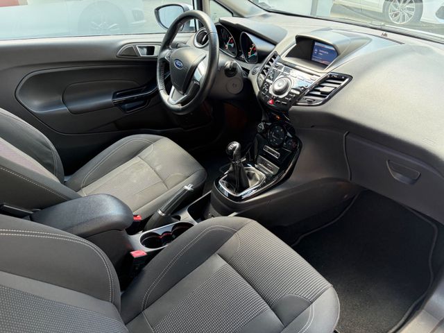 Fahrzeugabbildung Ford Fiesta Titanium+Kamera+Navi+SHZ+Allw.LM+BT+PDC