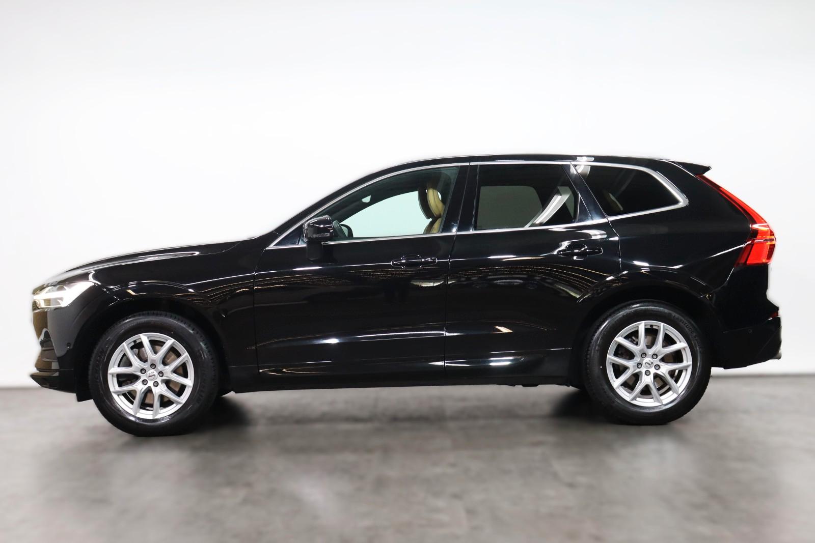 Volvo XC60 Momentum AWD*360°KAMERA*LEDER*NAVI*LED