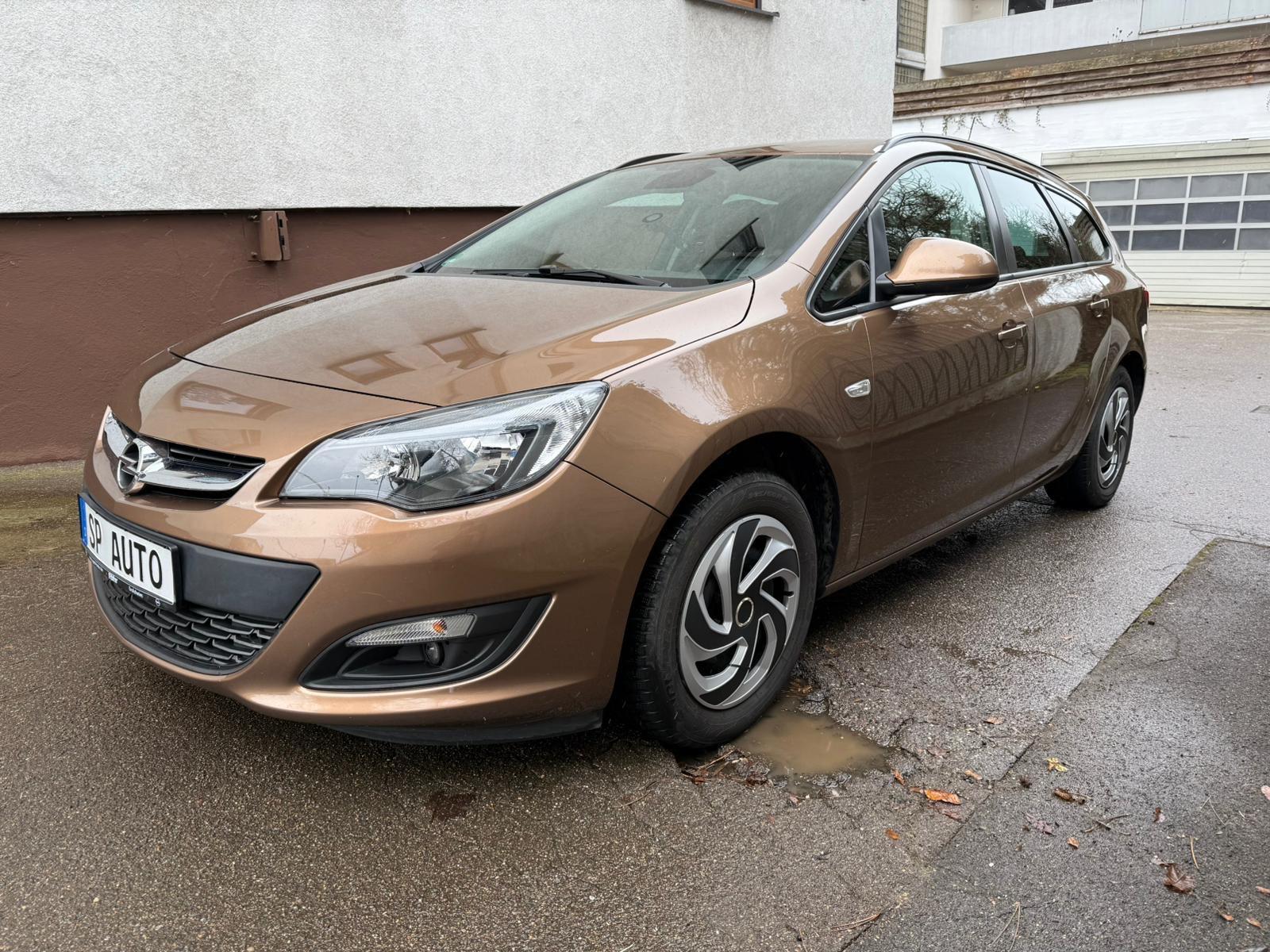 Opel Astra J Sports Tourer Edition Amhängerkupplung