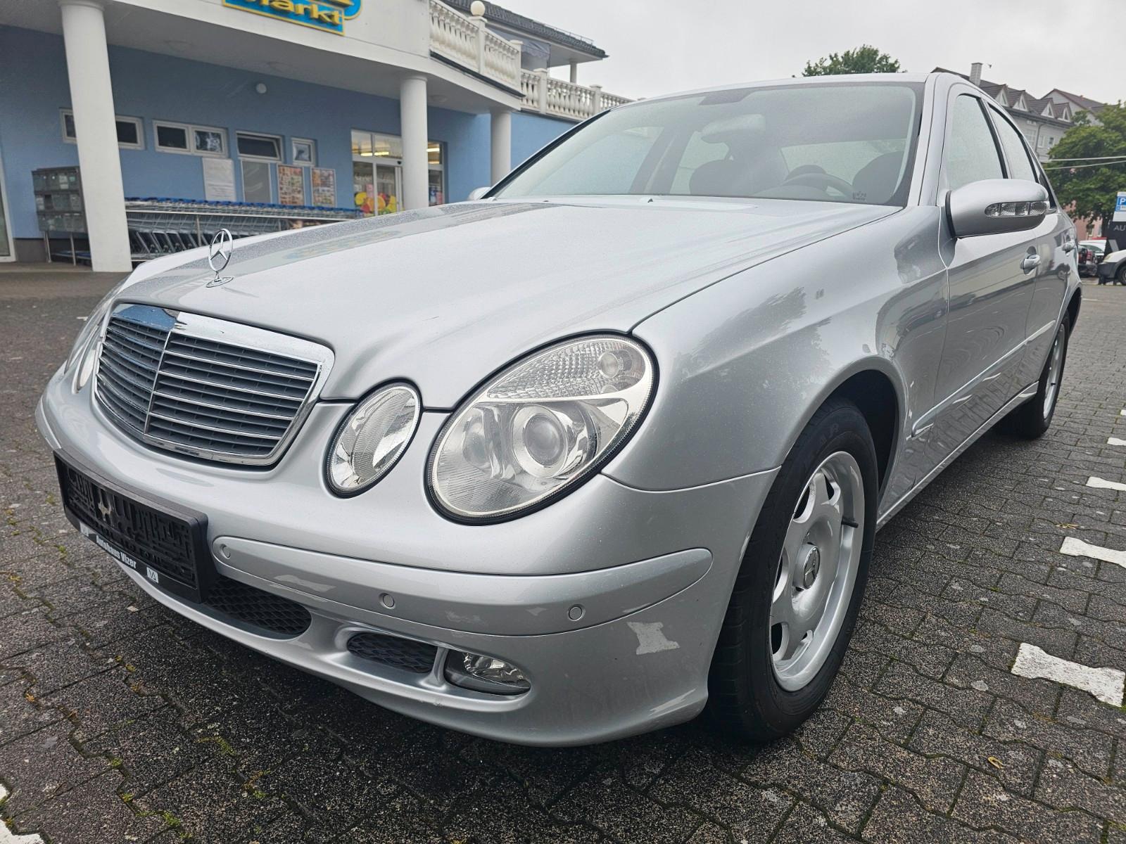 Mercedes-Benz E 220, Aut., PDC,  Zustand wie Neu, Garantie
