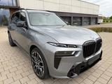 BMW X7 M60 - graue BMW X7 M60