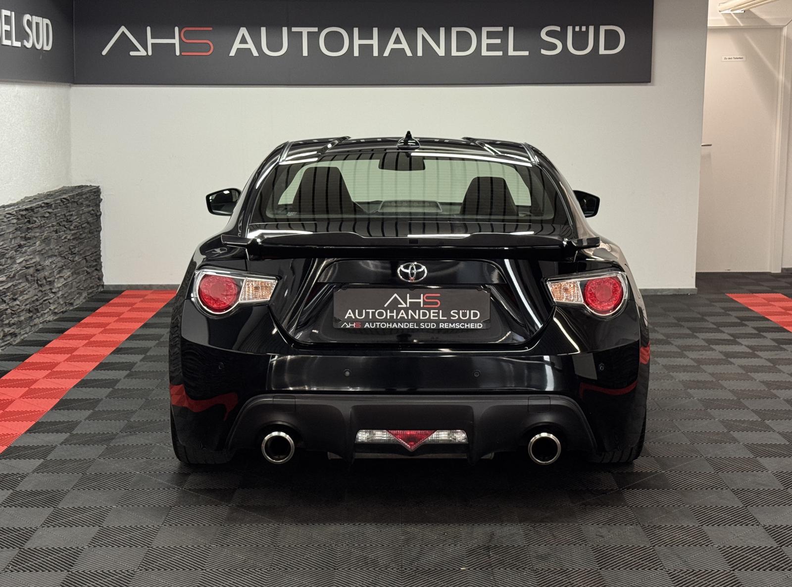 Toyota GT86 2.0 Boxer 200 ch • Propulsion • Boîte manuelle 6 • Xénon • Sièges chauffants • Radars