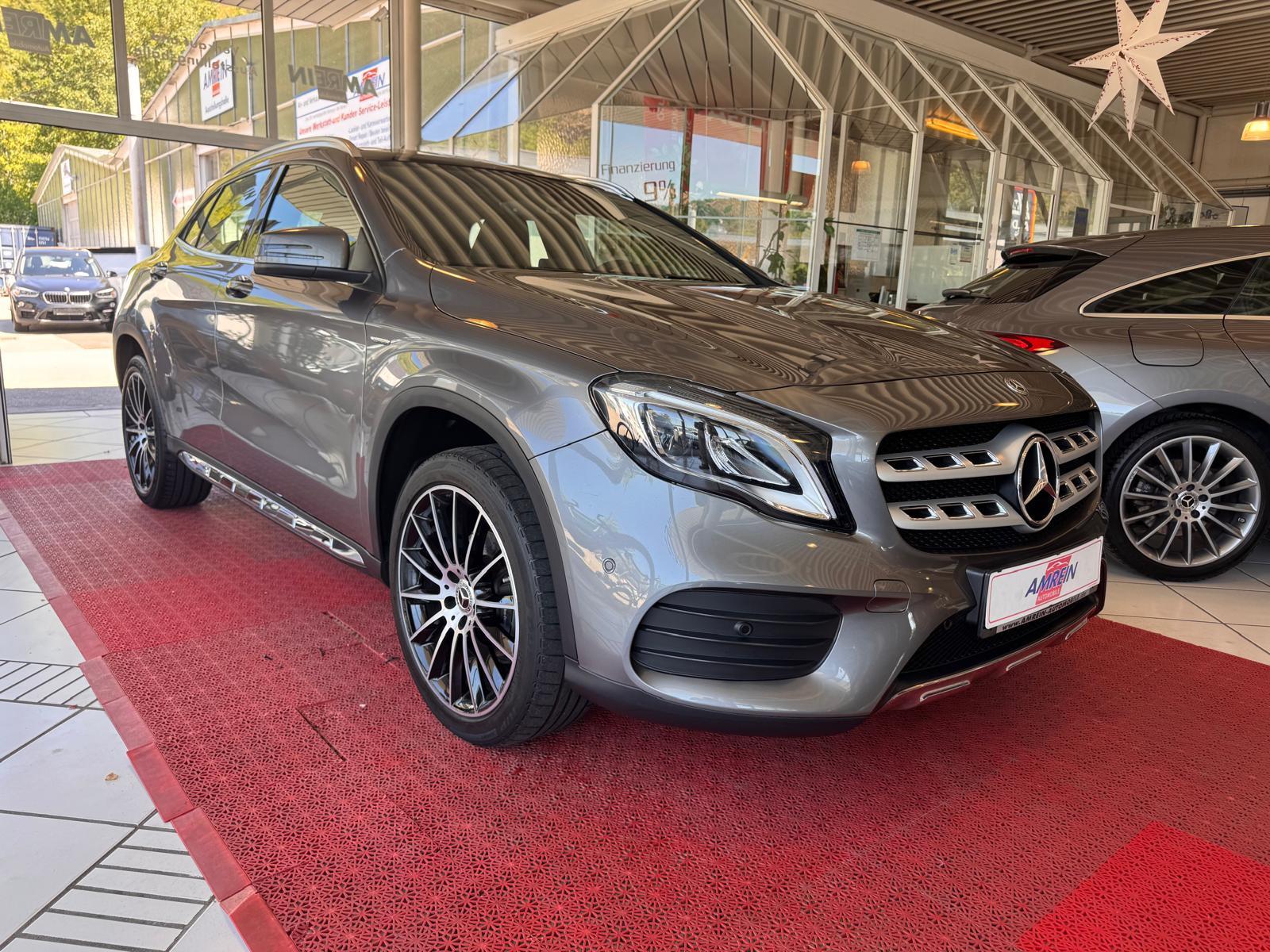 Mercedes-Benz GLA 200 AMG+PANO+AHK+KAMERA+LED+NAVI