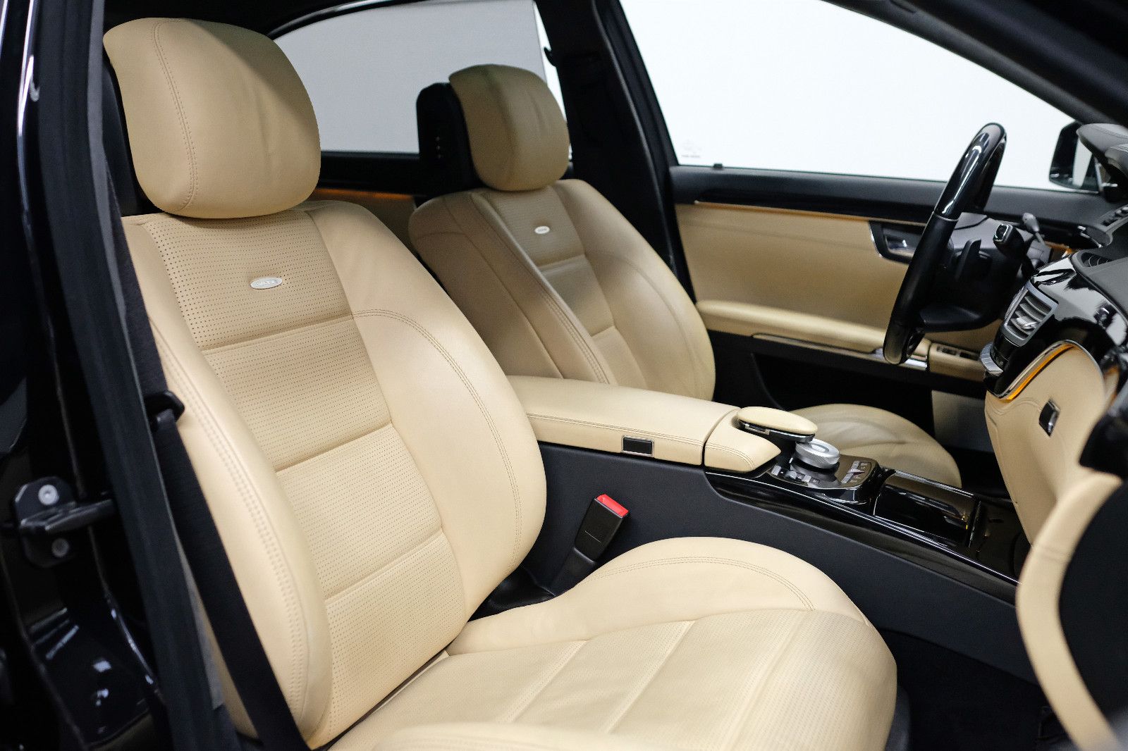 Fahrzeugabbildung Mercedes-Benz S 63 AMG L| B&O | MASSAGE| NACHTSICHT |DESIGNO