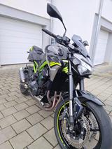 Kawasaki Z900 viele Extras, wenig Kilometer 