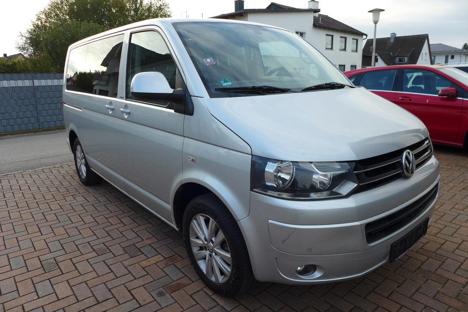 Volkswagen T5 Multivan 2.0 BiTDI Match | 179 ch | BVM | 7 places | Table | Chauffage stationnaire | Sièges chauffants | Attelage amovible