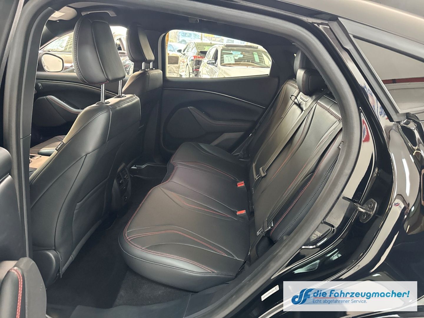 Fahrzeugabbildung Ford Mustang MACH-E Premium AWD Navi Digitales Cockpi