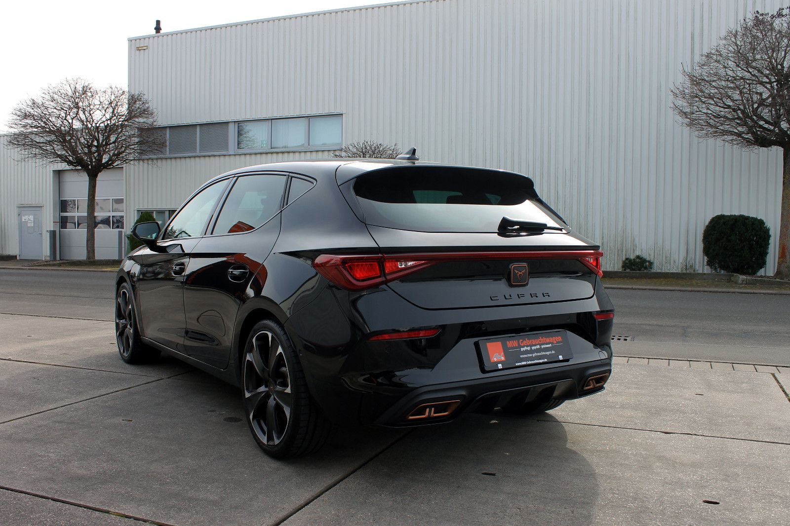 Fahrzeugabbildung CUPRA Leon 1.4TSI e-Hybrid LED SHZ ACC KAM PDC BT