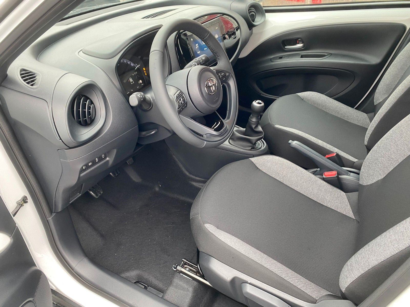 Toyota Aygo (X) - Bild 10