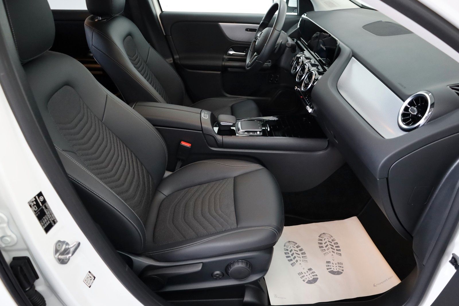 Fahrzeugabbildung Mercedes-Benz GLA 250 e Style,TLeder,Navi,LED,Kamer,CarPlay+WR