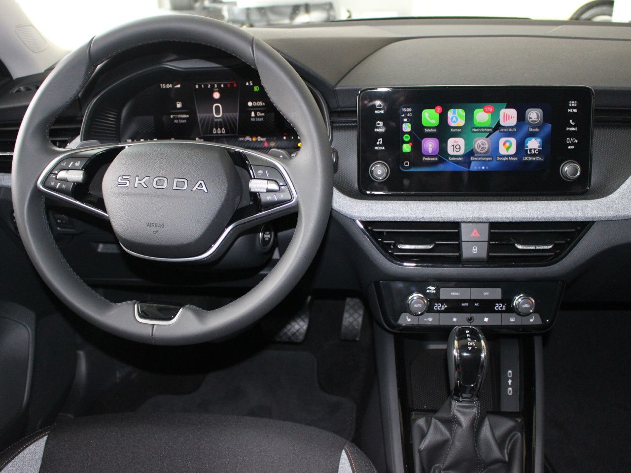 Fahrzeugabbildung SKODA Kamiq 1.0 TSI Selection DSG AHK/RFK/LED