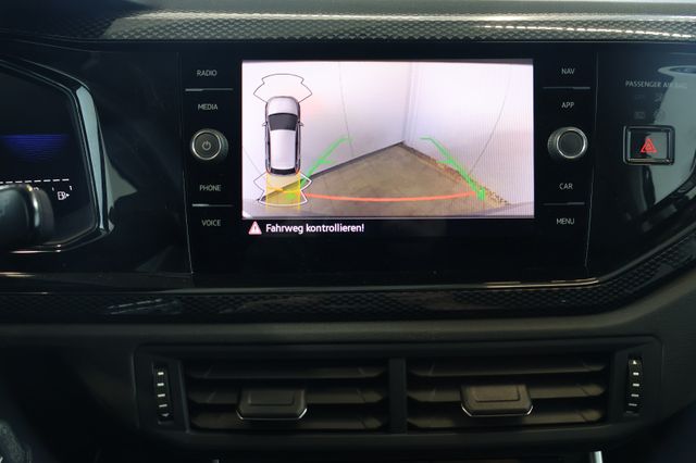 Volkswagen Polo VI 1.0 MPI Life AID+FRONT+LANE+KAM+LED