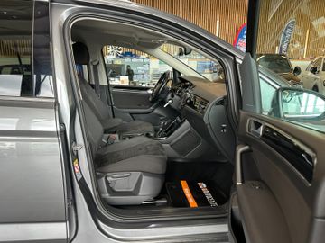MYAUTOCENTER – Gebraucht- und Jahreswagen mit Werkstattservice in Pfaffenhofen Volkswagen Touran *AHK*ACC*PDC*3-Zonen*NAVI*1-HAND*