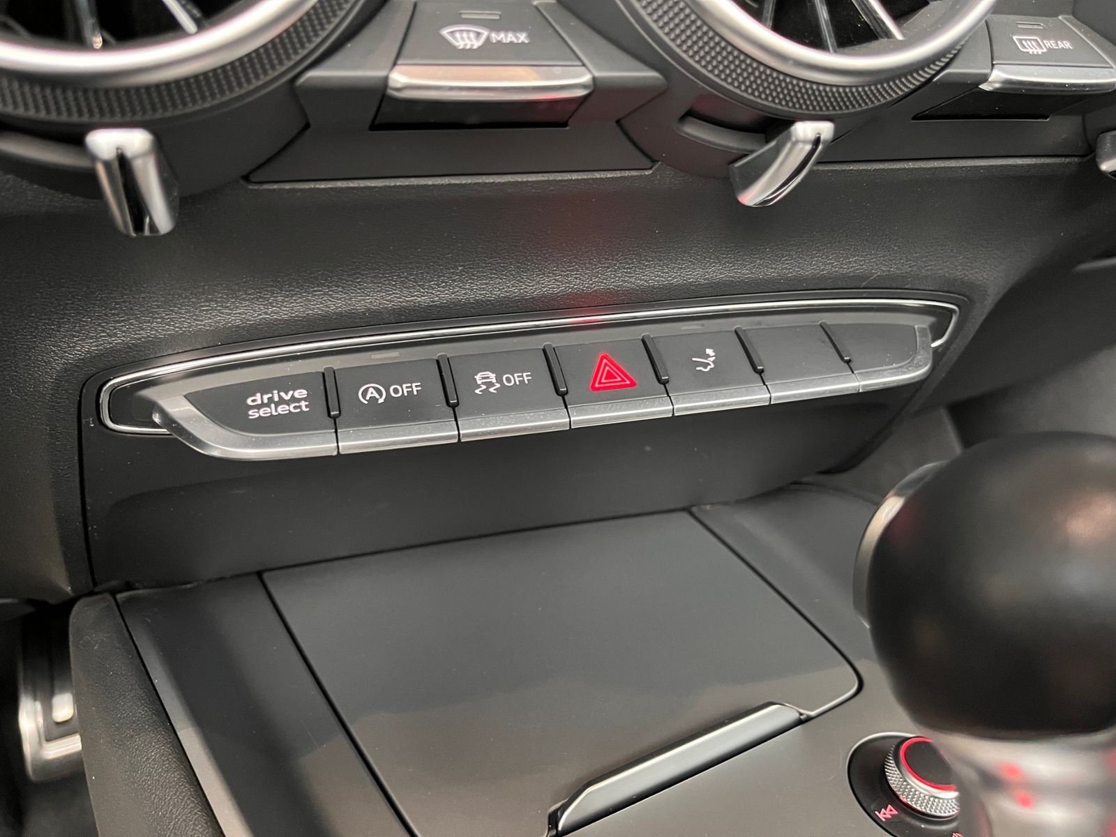 Fahrzeugabbildung Audi TT Roadster  45 TFSI quattro S line S tronic LED