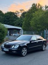 Mercedes-Benz E 320 CDI 4MATIC ELEGANCE Elegance - Mercedes-Benz E 320: Cdi 4matic