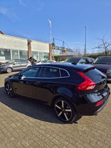 Volvo V40 Momentum+KAMERA+XENON+NAVI - Volvo V40 in Düsseldorf