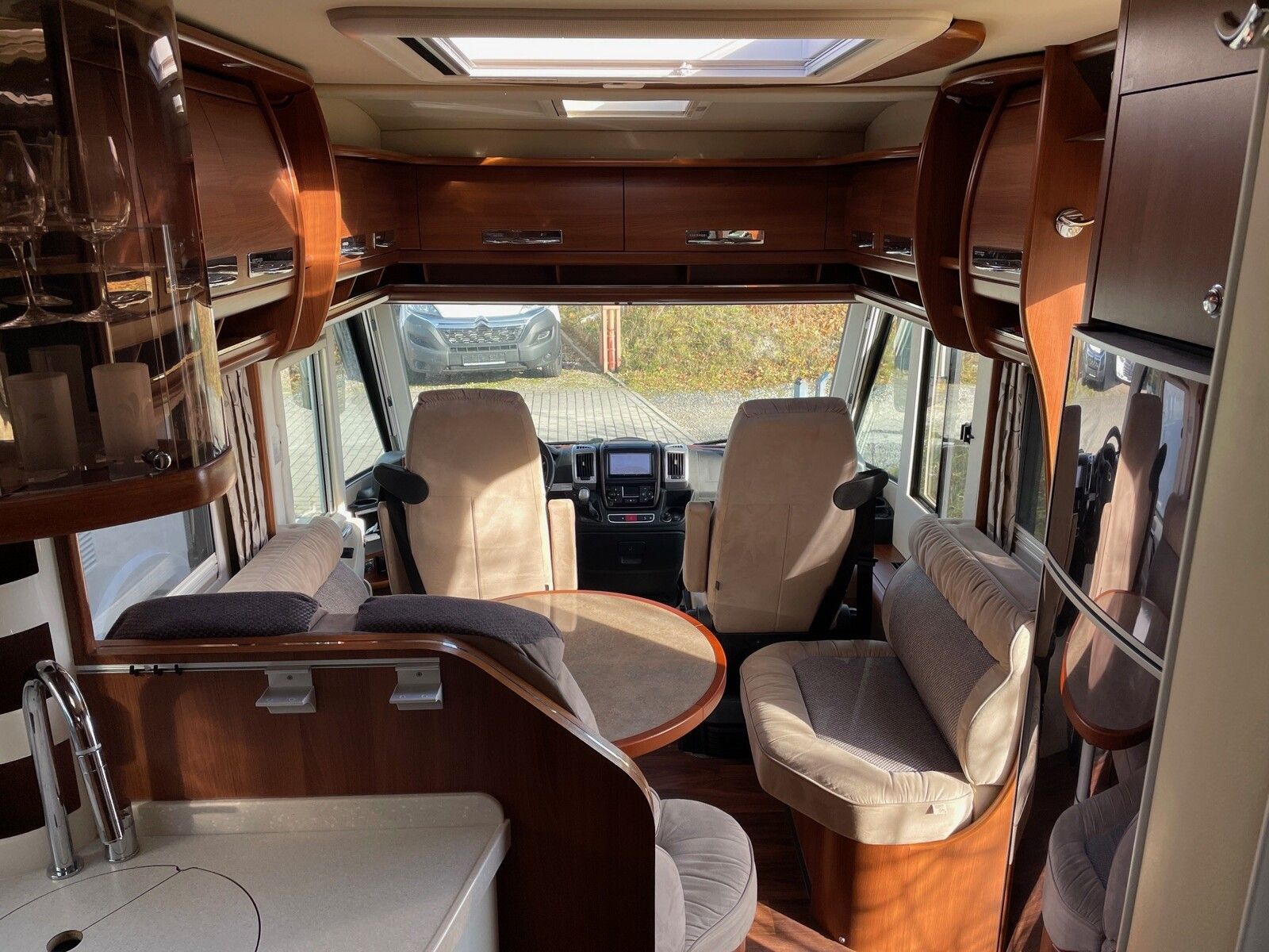 Fahrzeugabbildung Carthago chic e-line I 50 Yachting Solar, TV, Luftfederun