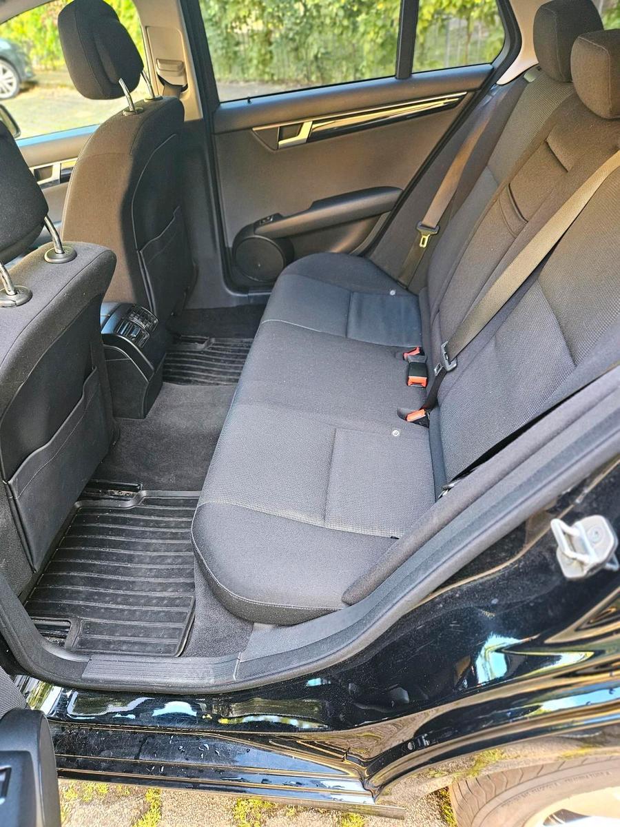 Mercedes-Benz C200 2014 — photo 13