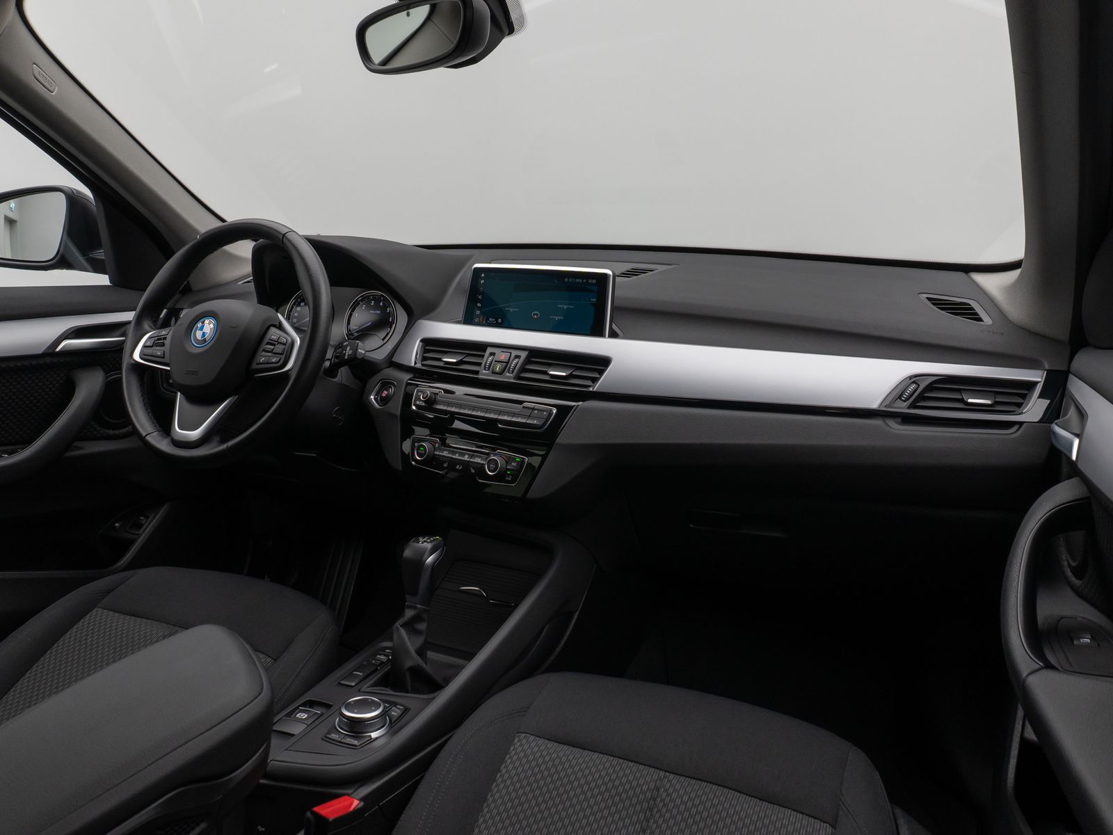 Fahrzeugabbildung BMW X1 xD25e DAB PDC Navi Lordos Geschwindigkeitsre
