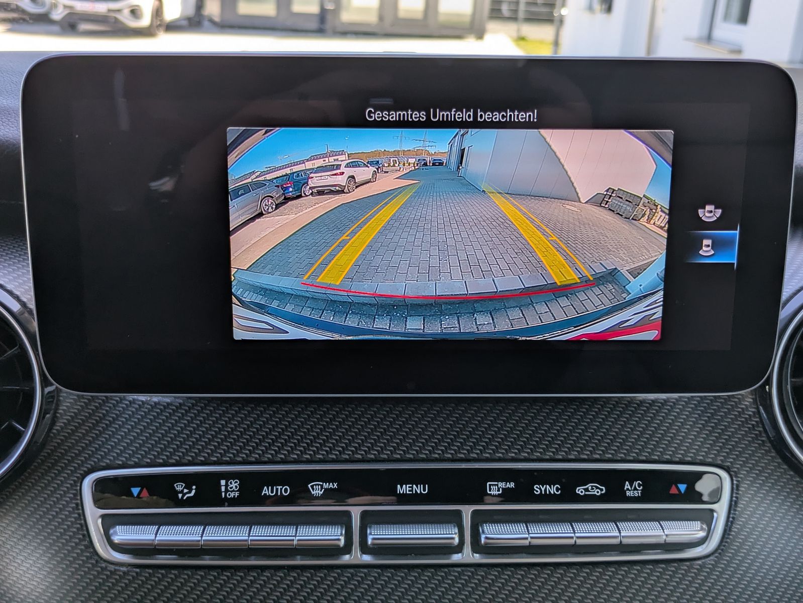 Fahrzeugabbildung Mercedes-Benz V 300 d 4MATIC AMG lang PANO*LED*LEDER*DISTR.