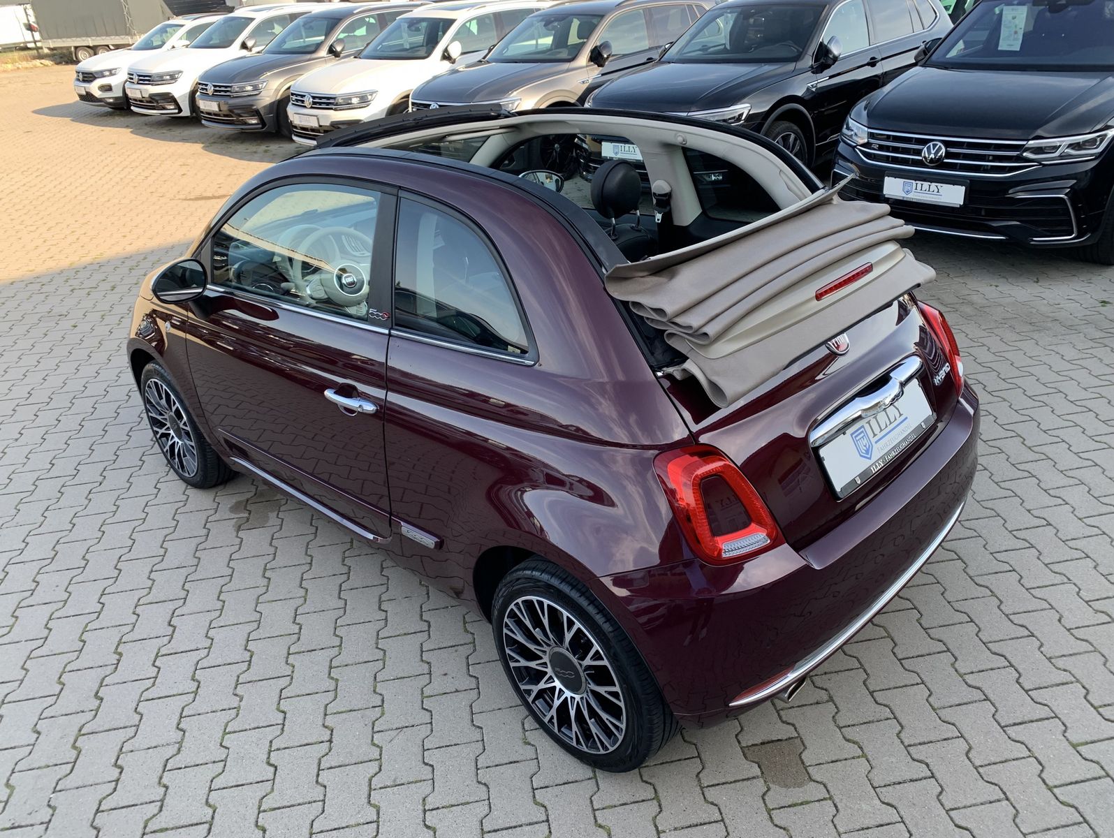 Fahrzeugabbildung Fiat 500C 1.0 DolceVita*Xenon*PDC*Temp*Klima*CarPlay*