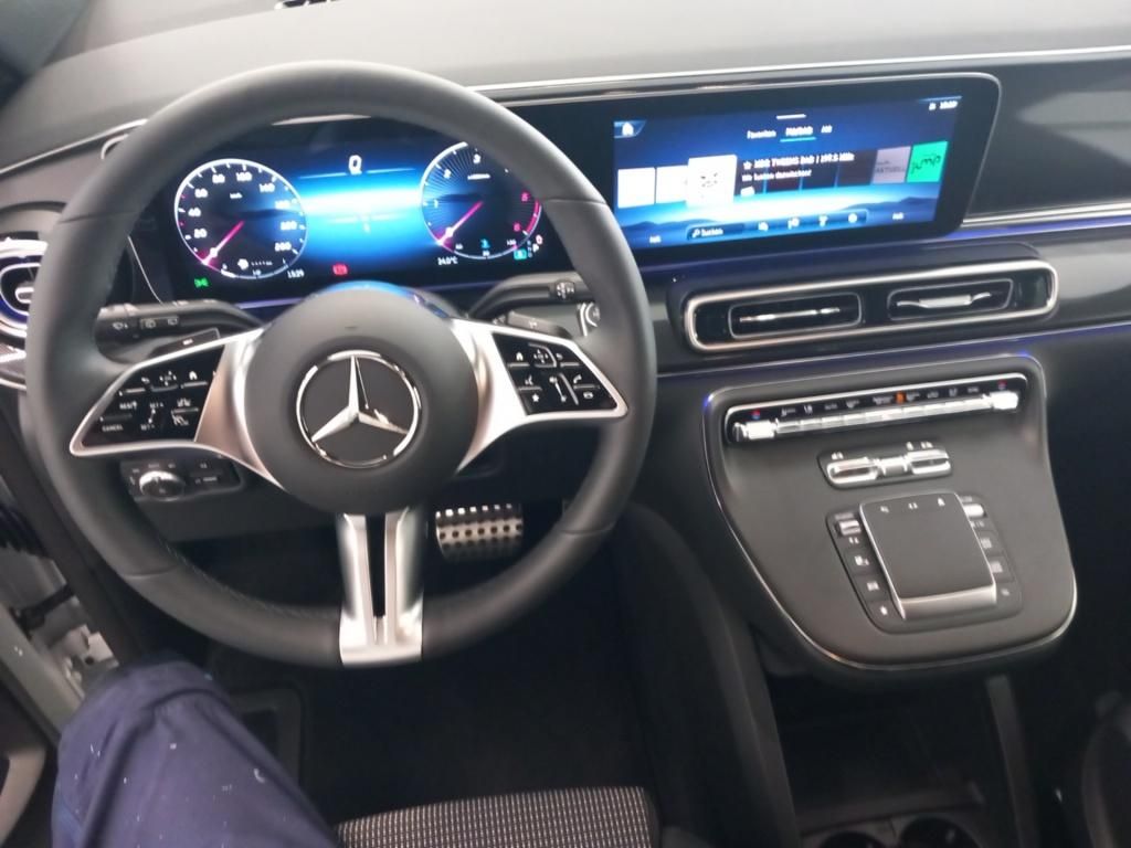 Fahrzeugabbildung Mercedes-Benz V 300 d Style 4M lang AMG*Airmatic*Navi*Distron.