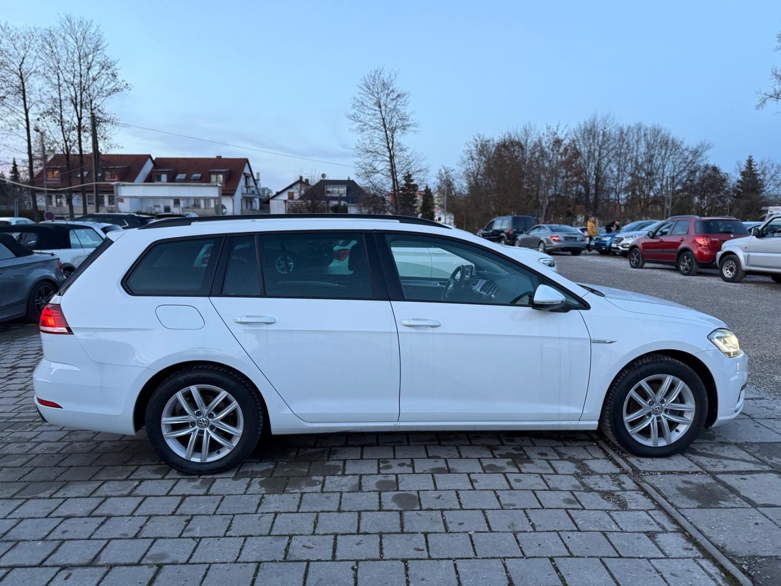 Volkswagen Golf 7*Kombi*1.5 TSI*Comfortline*Xenon LED*PDC