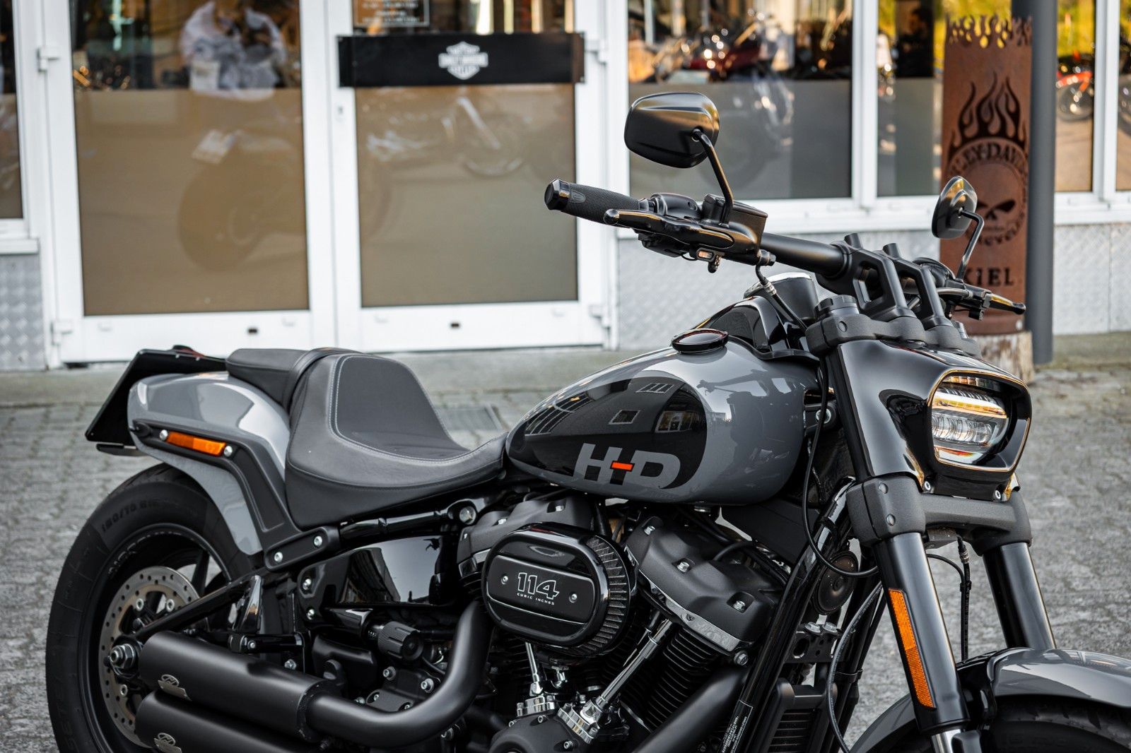 Fahrzeugabbildung Harley-Davidson FXFBS FAT BOB 114 CUI SOFTAIL - JEKILL&HYDE -