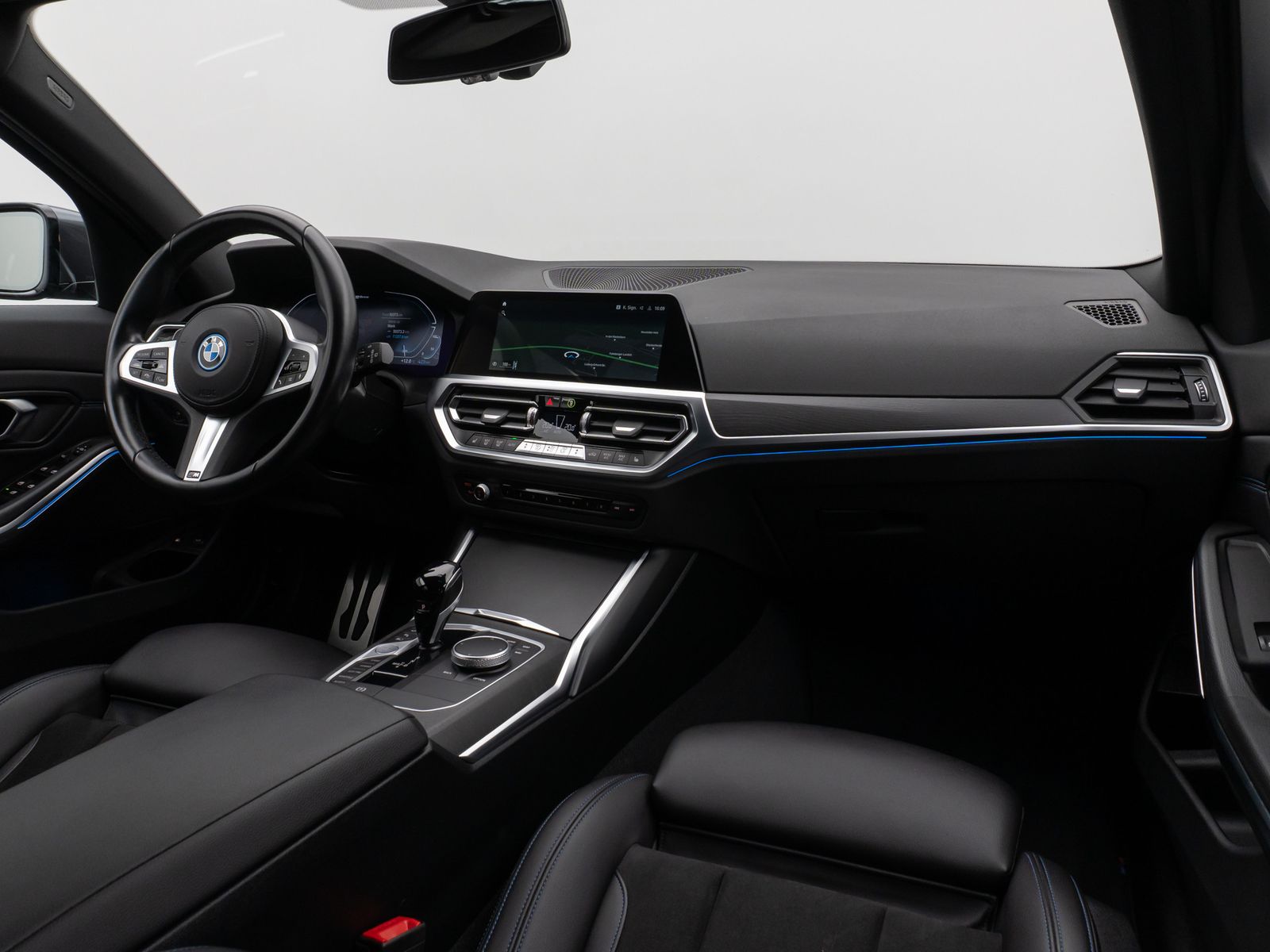 Fahrzeugabbildung BMW 330e M Sport Laser 360°HUD DAB Stop&Go Komfort