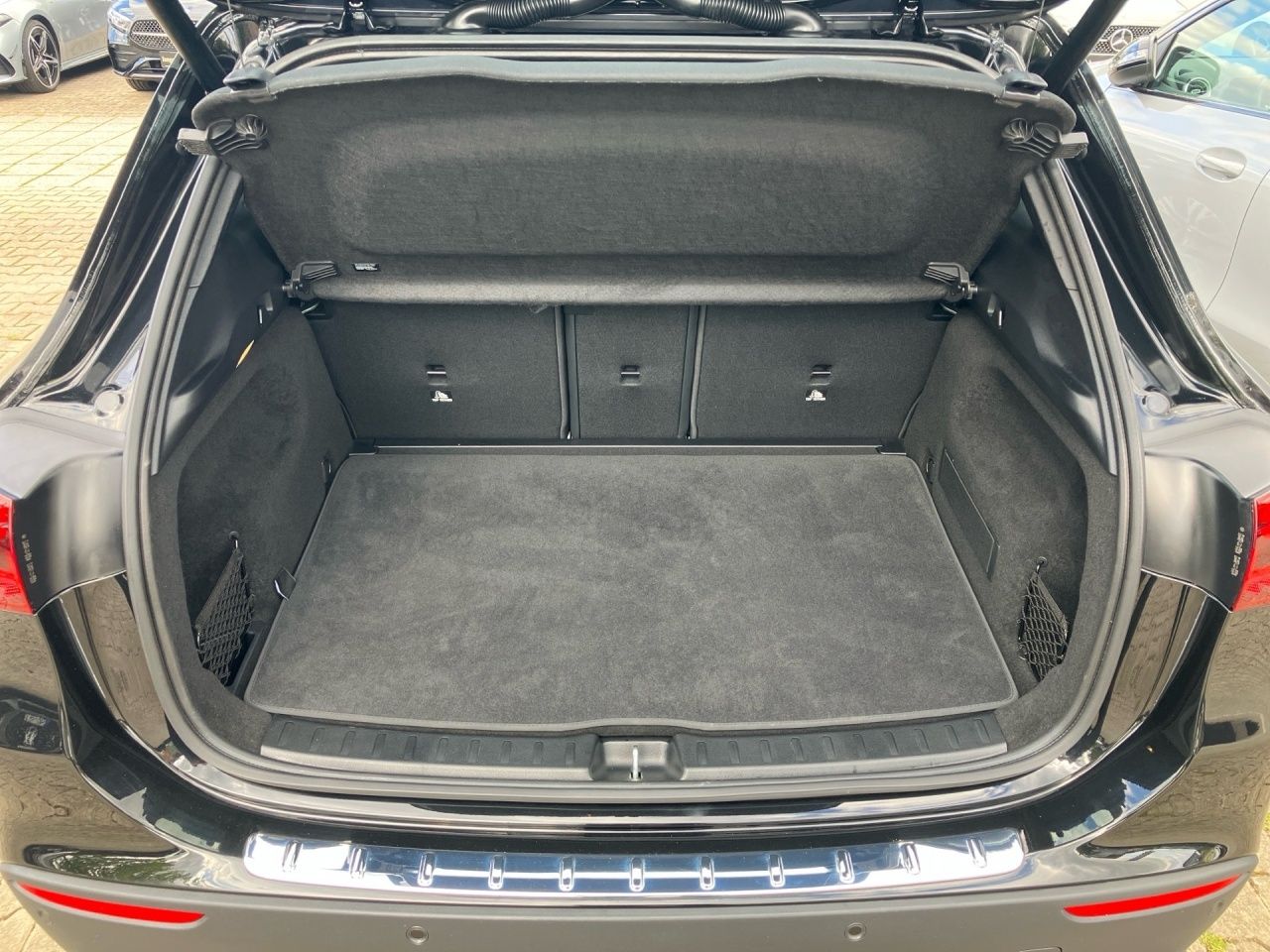 Fahrzeugabbildung Mercedes-Benz GLA 200 d AHK+MULTIBEAM+EL.HECKKL+KAMERA+SHZ+