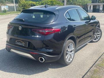 Alfa-Romeo Stelvio - 4