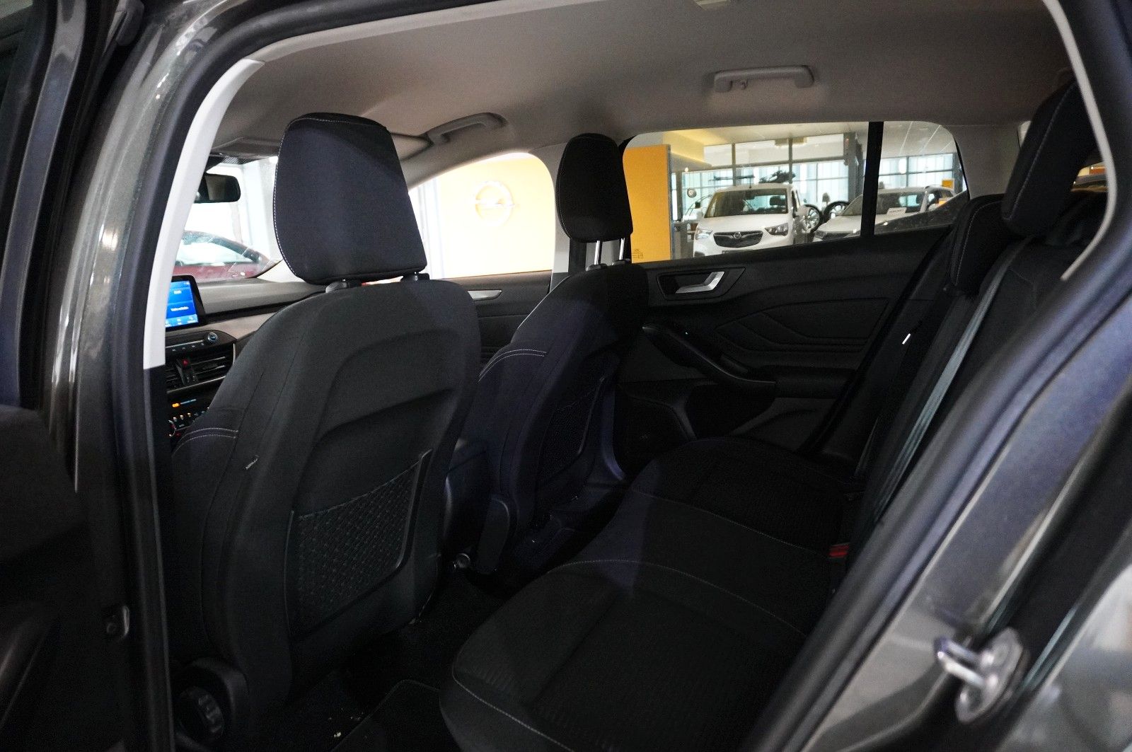 Fahrzeugabbildung Ford Focus Turnier  1.0 TITANIUM X NAVI/LED/KAMERA/SH