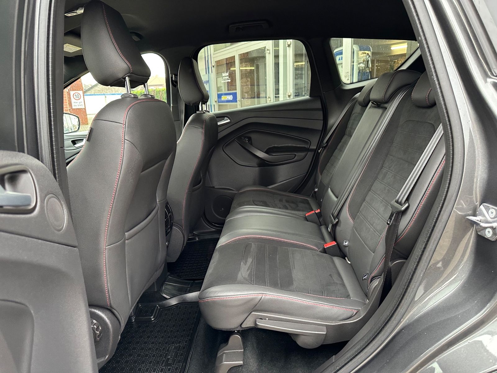 Fahrzeugabbildung Ford Kuga 1.5 EcoBoost ST-Line Navi/BiXenon/Sound/SHZ