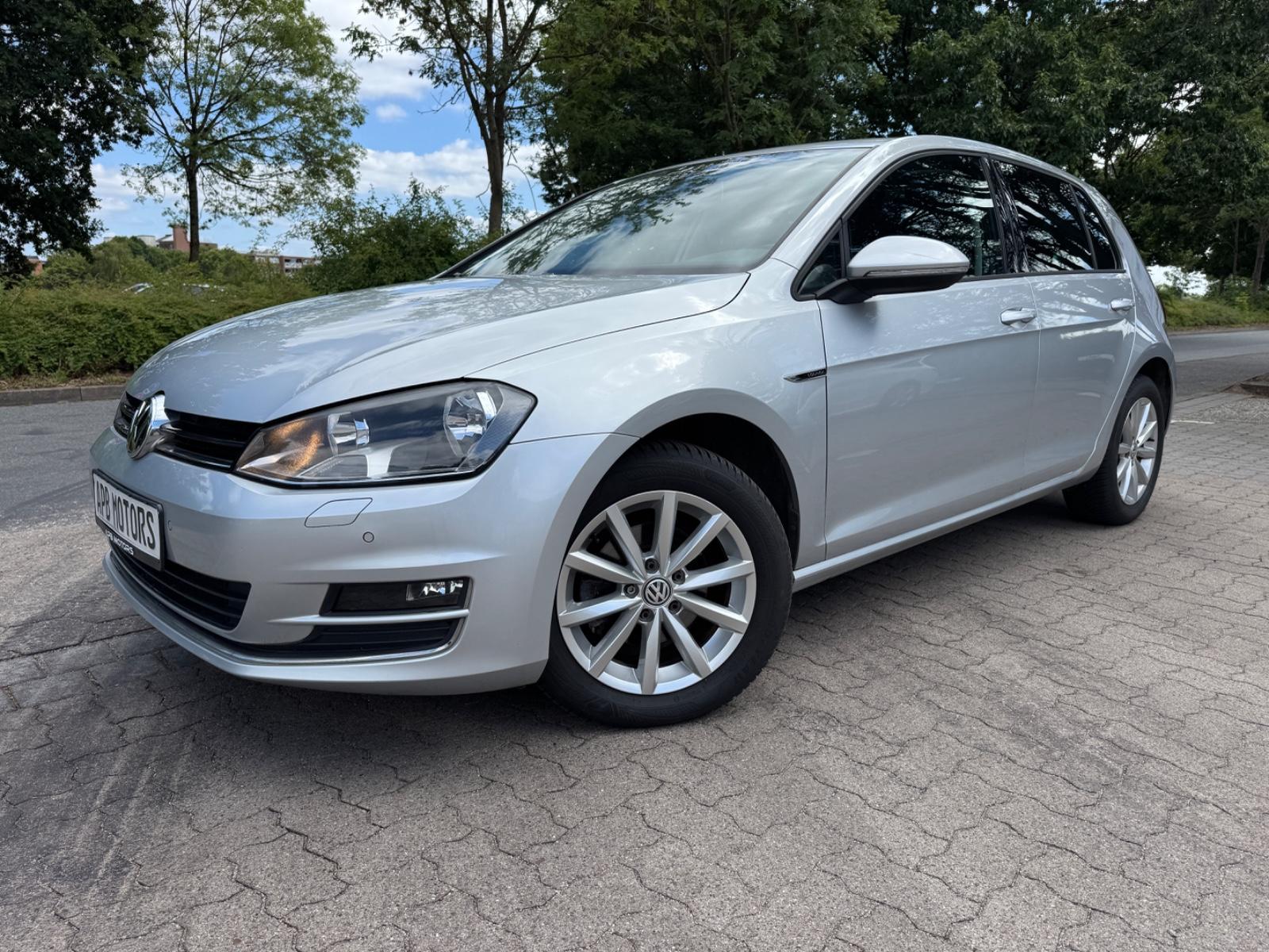 Volkswagen GOLF VII LOUNGE BMT NAVI SITZHZG. PDC TEMPOMAT