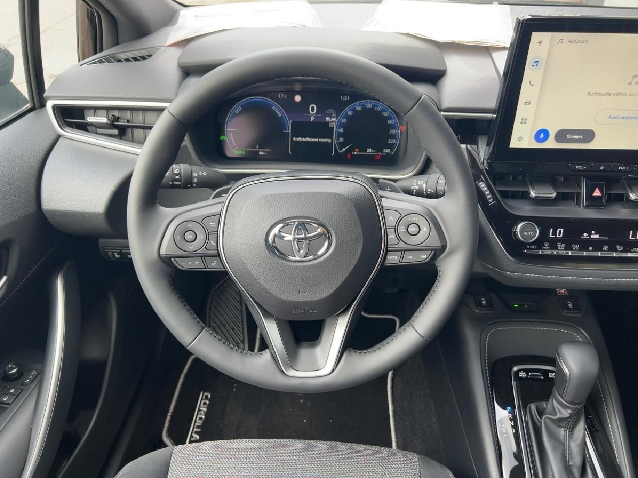 Fahrzeugabbildung Toyota Corolla TS 2,0 Hybrid Teamplayer + Technik-Paket
