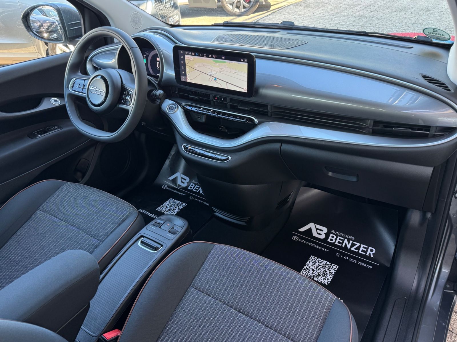 Fahrzeugabbildung Fiat 500 e Icon/42 kWh/Navi/R-Cam/ACC*CarPlay/SHZ/