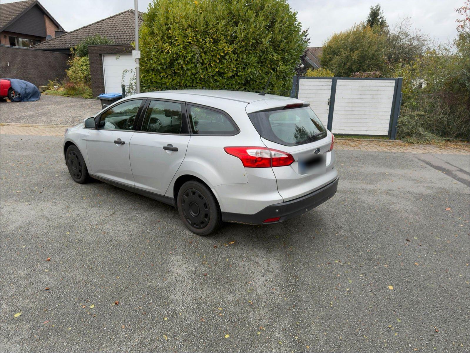Ford Focus 2013 — салон