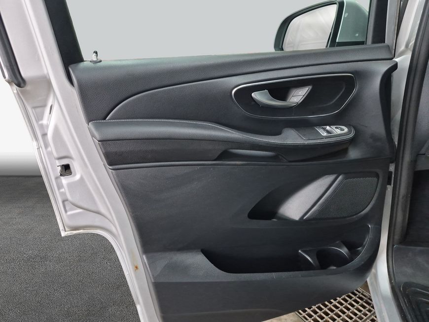 Mercedes-Benz V 220 d lang 9G-TRONIC Avantgarde foto 19
